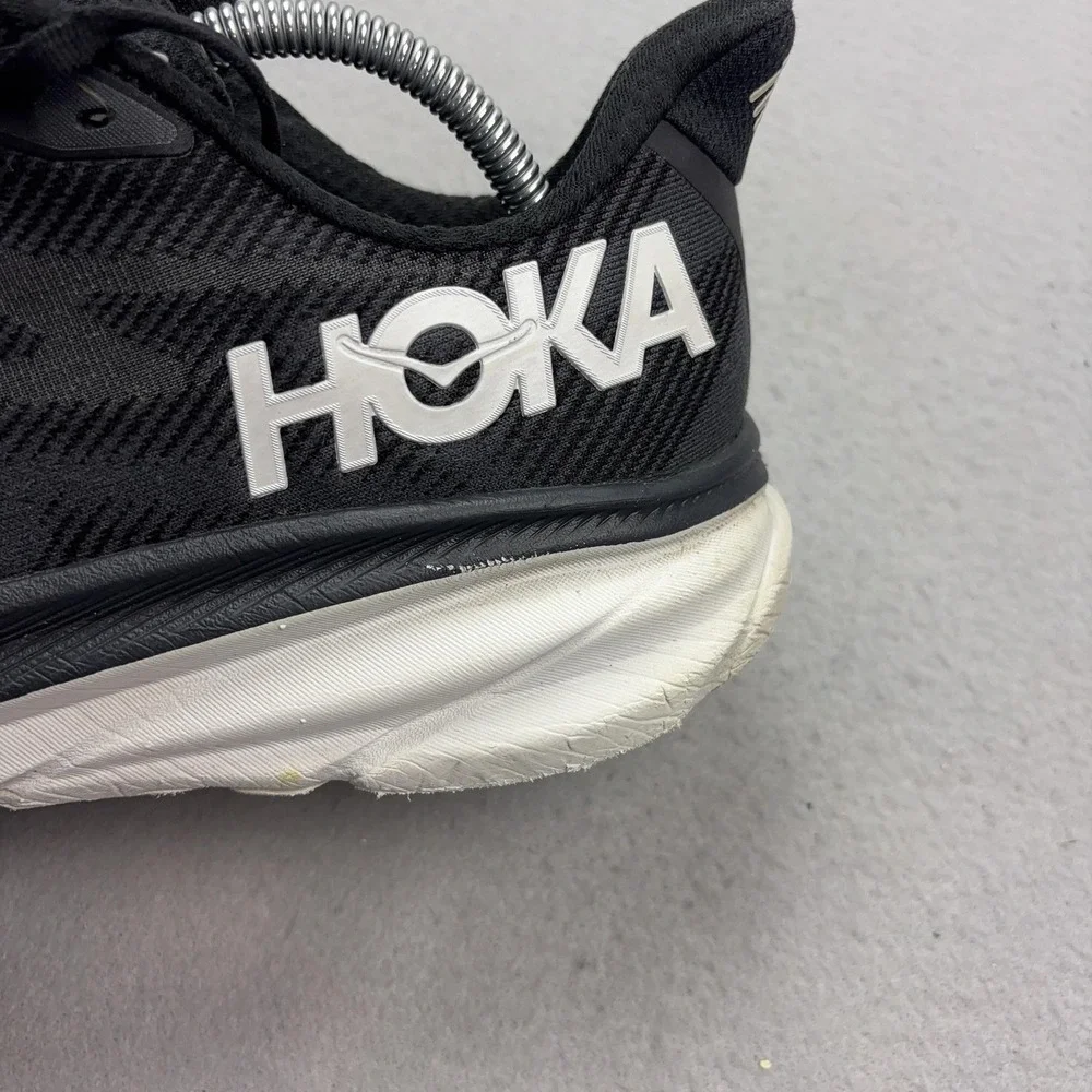 Hoka One One Clifton 9 Running Shoes Mens Size 11.5 Black Cushioned 1127895 BWHT
